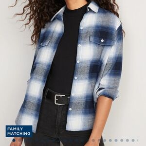 NWT Navy and White Plaid Button Down Shirt Size L